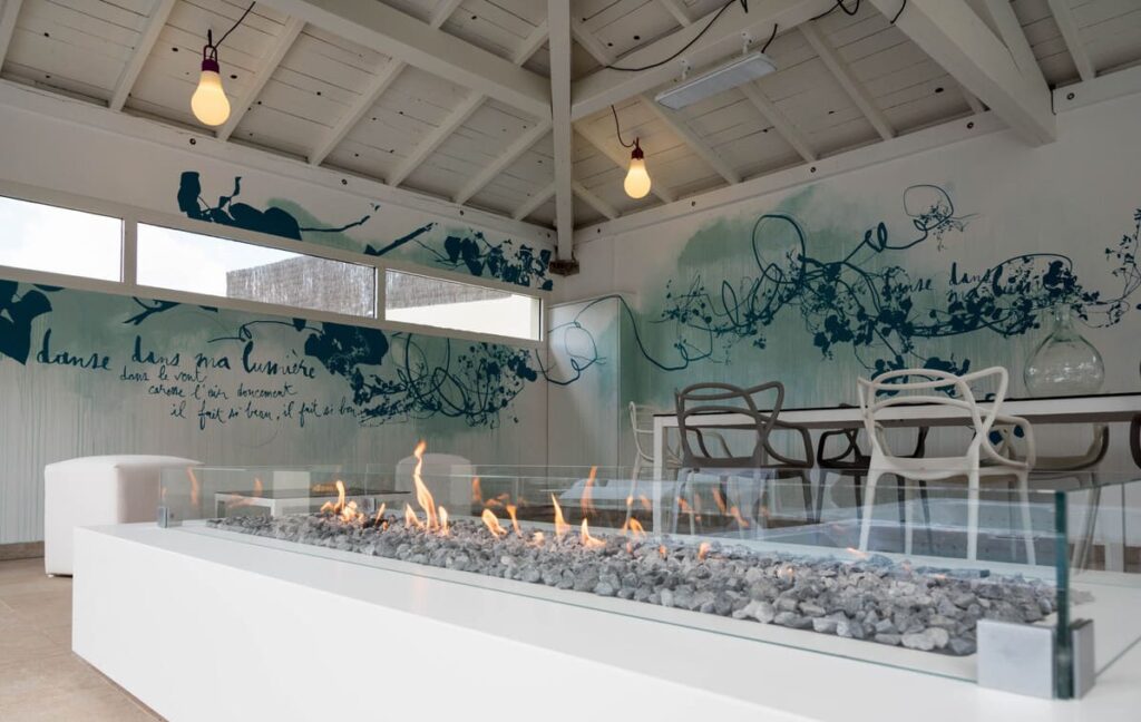 cheminée extérieure contemporaine archiflam blanche