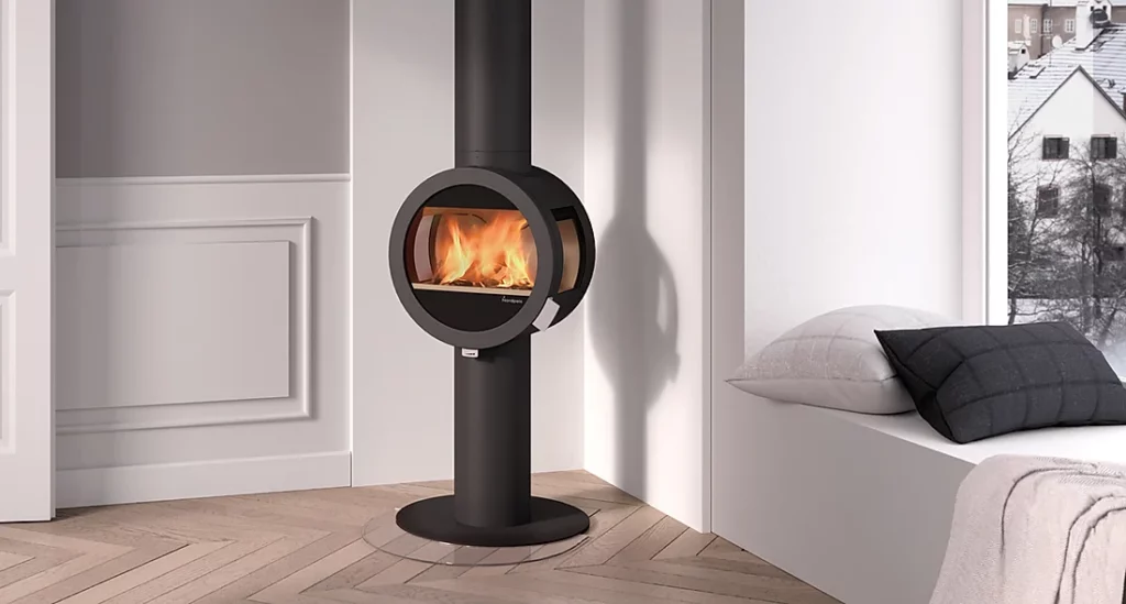 poêle moderne coloris noir maison contemporaine