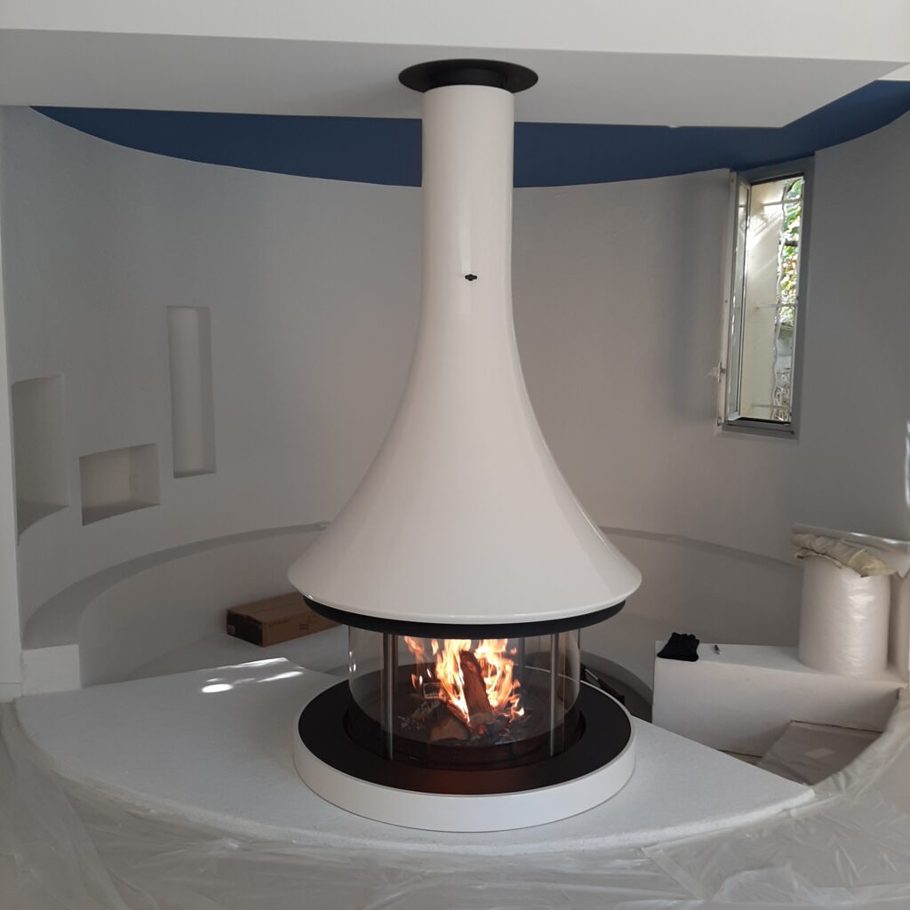 cheminée installée dans bastide à Jouques
