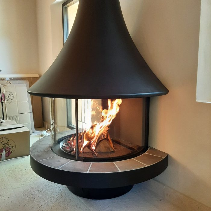 Cheminée panoramique moderne installation par archiflam aix en provence