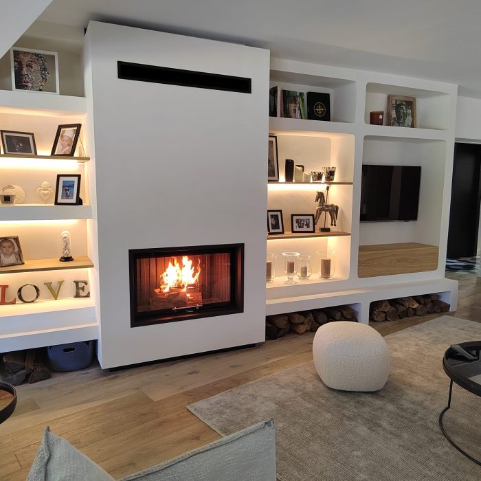 cheminée intégrée dans bibliothèque - Conception et réalisation Archiflam