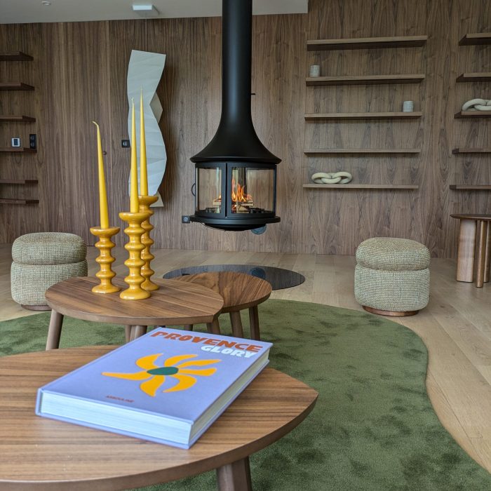 Cheminée suspendue moderne architecte chez Archiflam chauffage Aix en provence